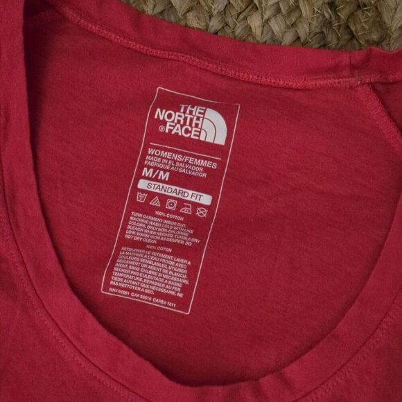 THE NORTH FACE Long Sleeve Classic Fit‎ Tee Shirt Top - Adult Medium - Red - - Picture 2 of 6